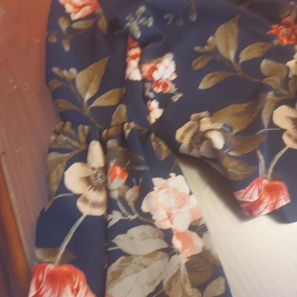 Pentagone Floral Small Long Sleeve - Picture 2 of 4